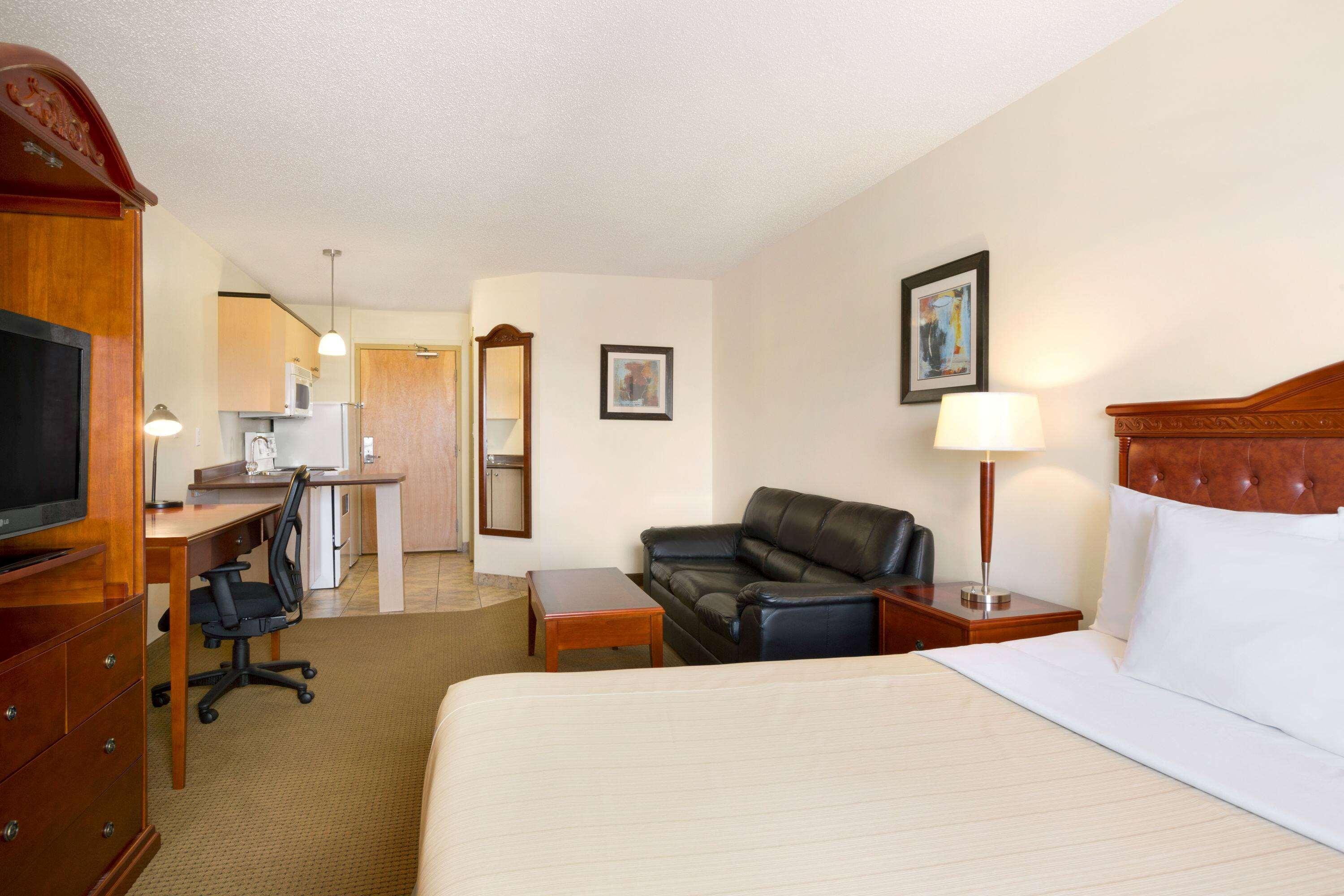 Days Inn By Wyndham Bonnyville Eksteriør billede