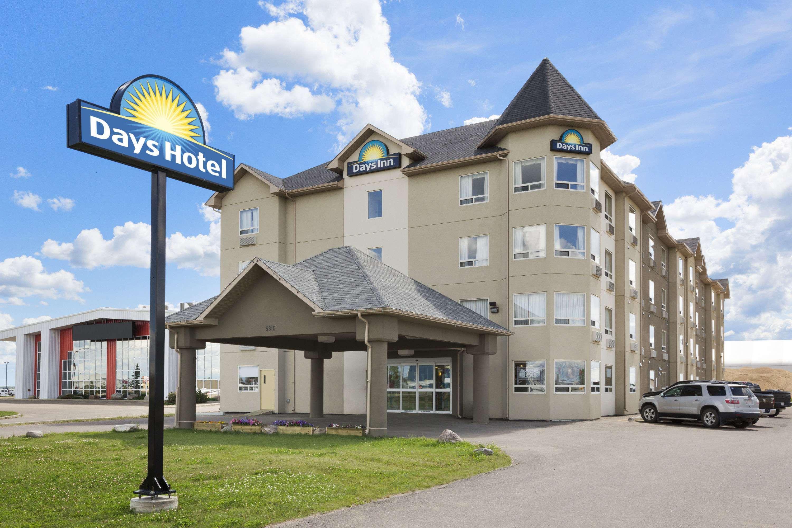 Days Inn By Wyndham Bonnyville Eksteriør billede